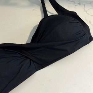 Super flattering cute bathing suit top!  Adjustable straps